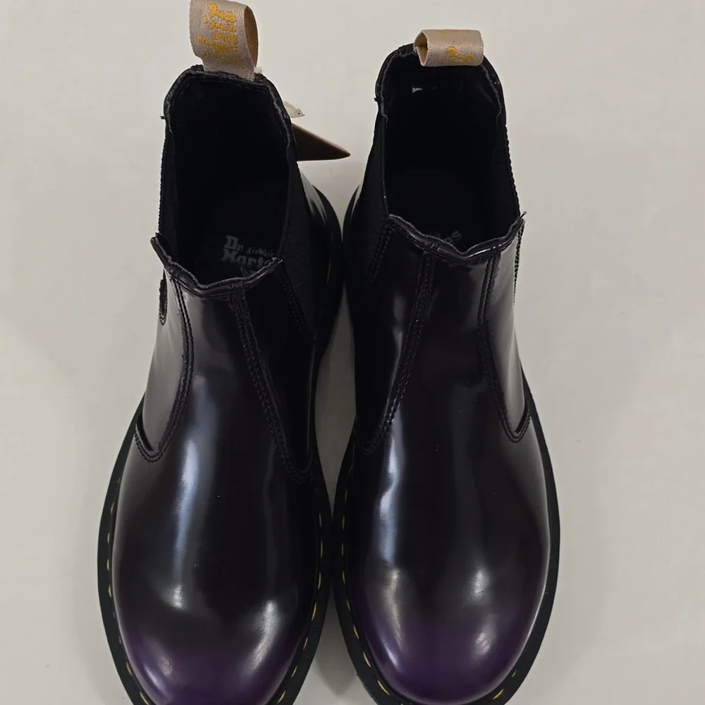 NWT Dr Martens Vegan 2976 Chelsea Boots - Picture 12 of 14